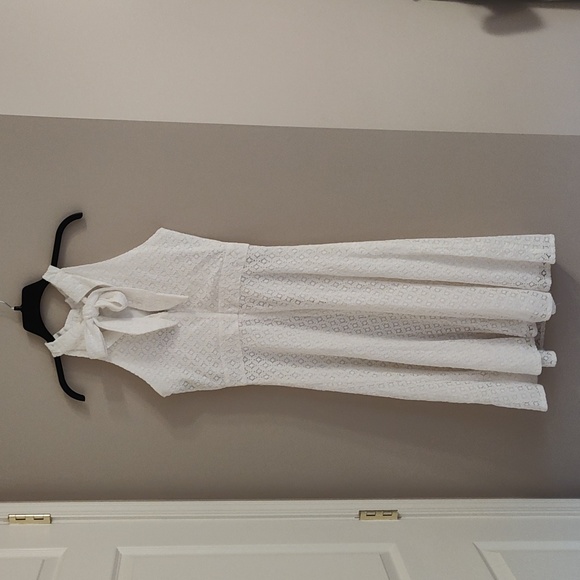 White Tahari Sleeveless Dress - Picture 3 of 16